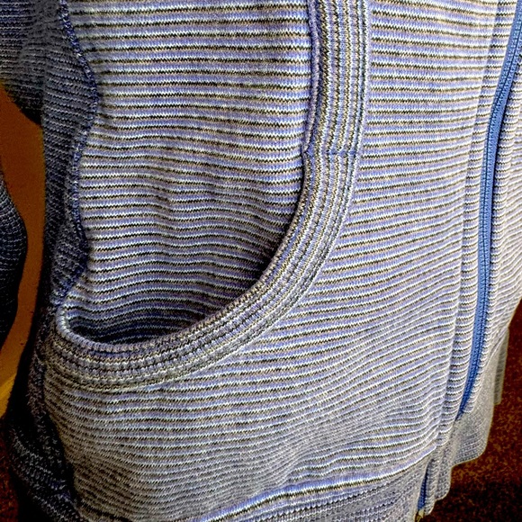 Lululemon Scuba Full Zip Hoodie sz 6 - Picture 5 of 8